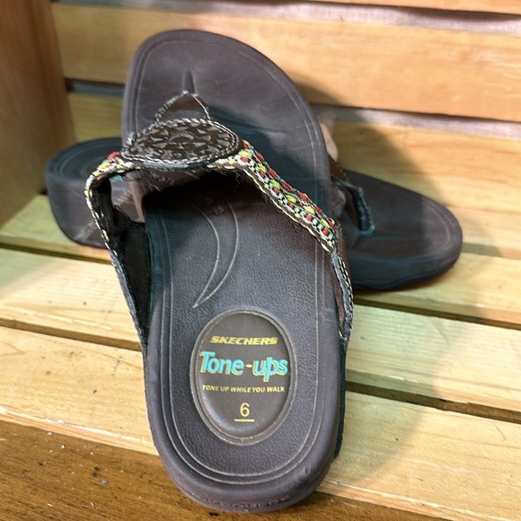 Skechers Tone ups - Picture 5 of 7